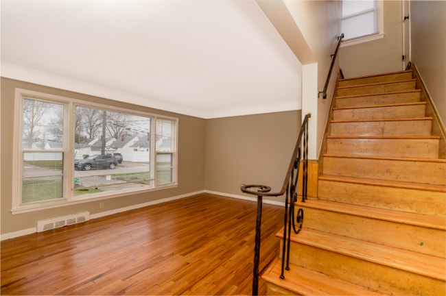 Building Photo - 5755 Turney Rd Rental