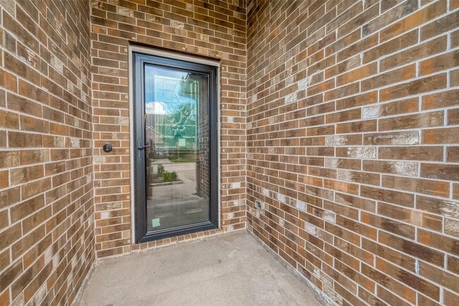 Photo - 8923 Willow Wind Ln