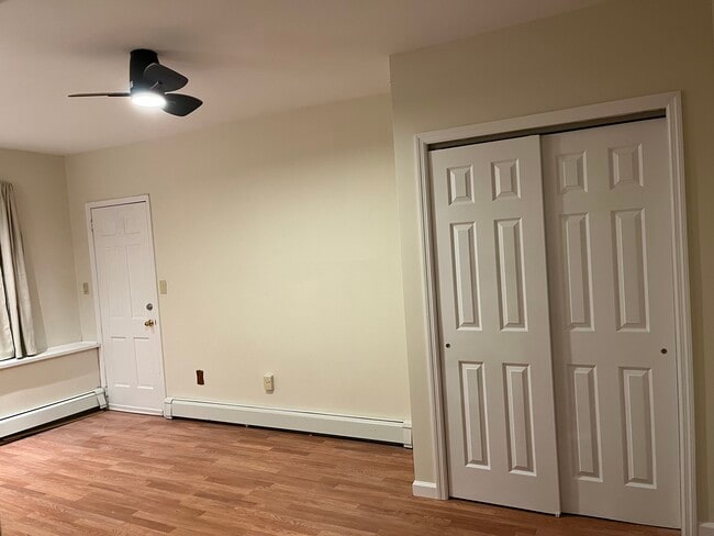409 Adams St Unidad Onebedroom