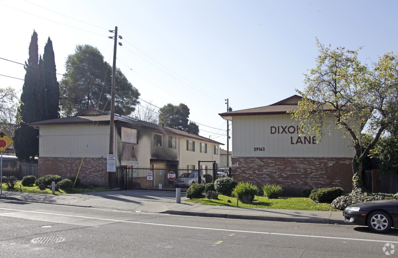 Dixon Townhouse - Dixon Townhouse