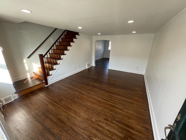 Photo - 938 Brenton Rd
