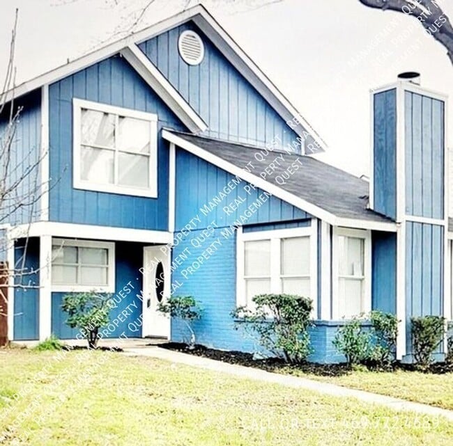 Building Photo - 10631 Wessex Dr Rental