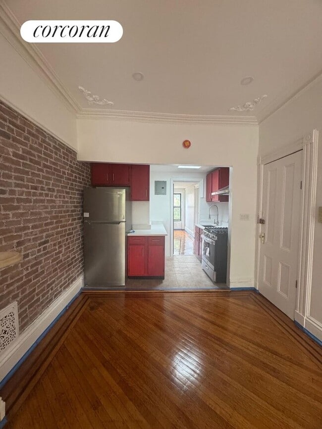 Photo - 49 Monroe St