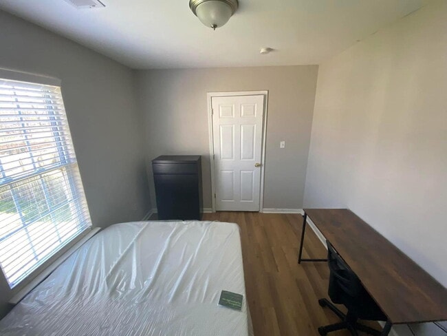 Photo - The Briana | Large, Spacious Rooms with Work Desks Near South End