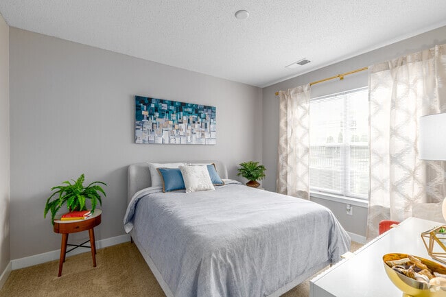 2BR, 2BA - 1099SF - Primary Bedroom