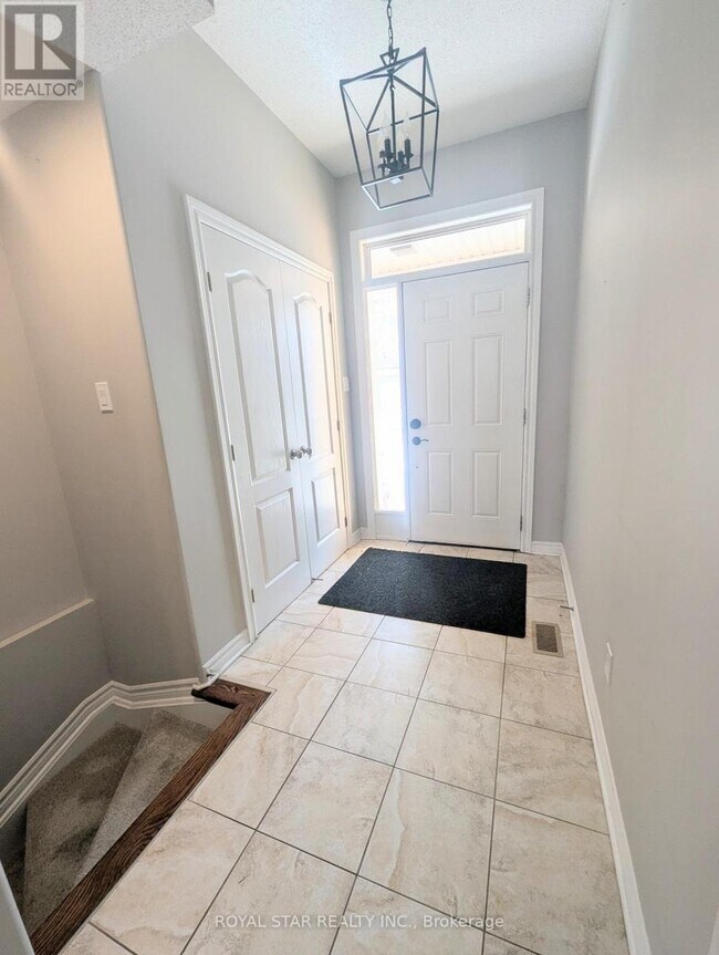 Photo - 210 Talltree Crescent