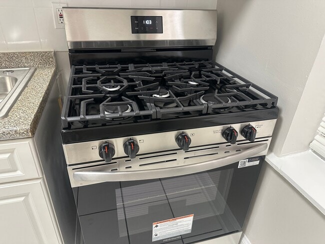 Photo - 332 61st St Unidad B3