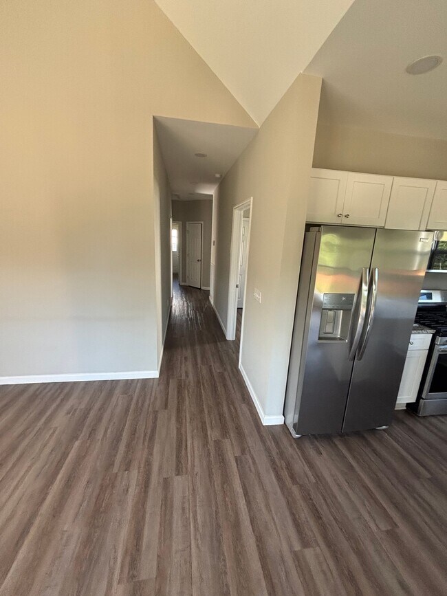 158 Apache Ln