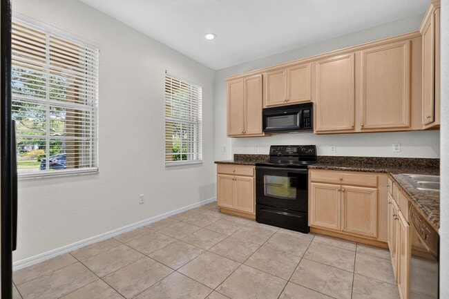 Photo - 158 W Thatch Palm Cir