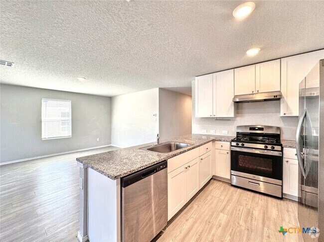 Building Photo - 506 Blue Stem Rd Rental