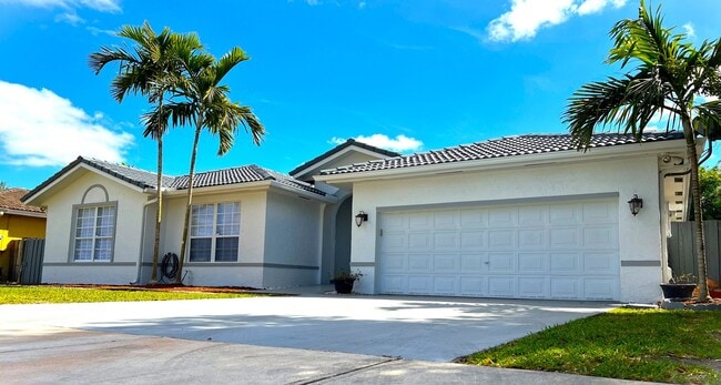 Photo - 15840 SW 152nd Ct