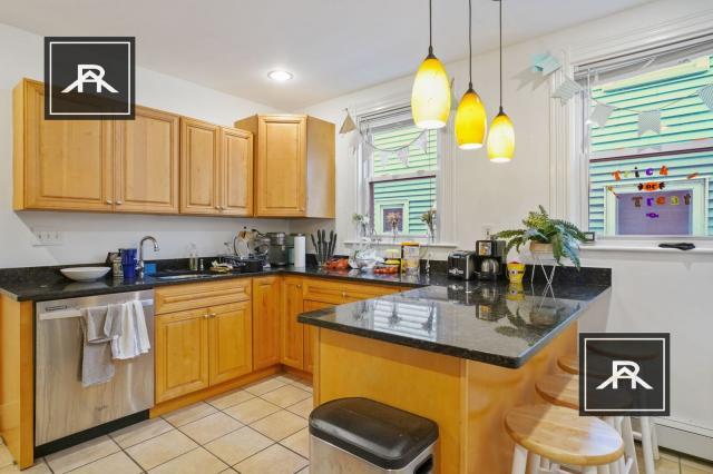 Photo - 4 bedroom in Boston MA 02120 Unidad 3