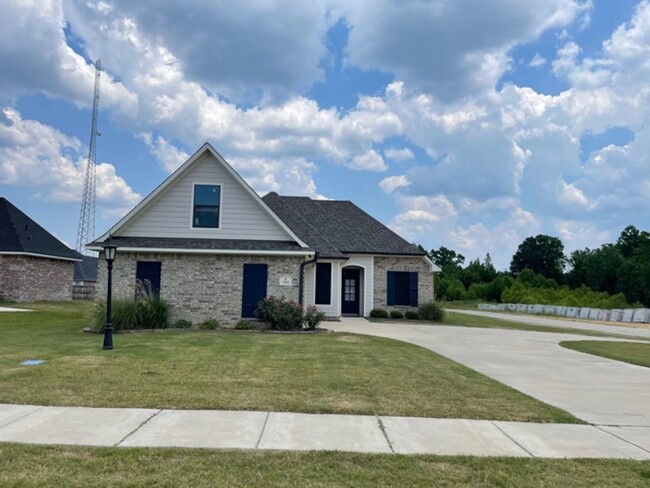 Built In 2019 Stonewall Home - Built In 2019 Stonewall Home