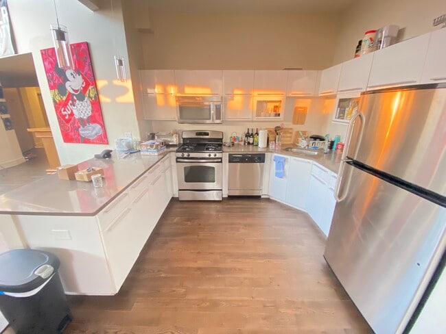 Photo - 1130 Boylston St
