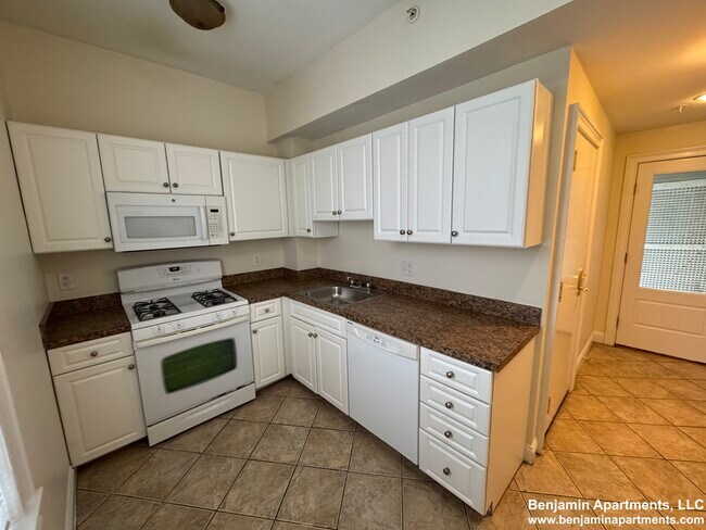 Photo - 56 Ashford St Unidad 4 Rental