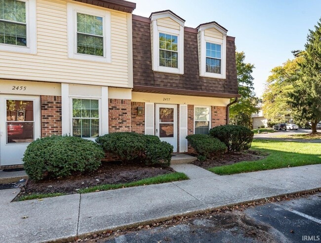 Building Photo - 2457 S Burberry Ln