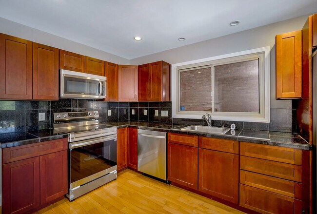 Photo - 2132 Gilbert Ave Unit A