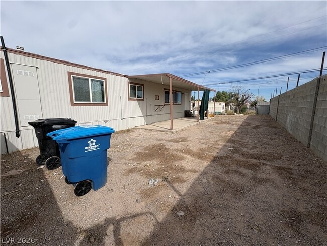 Building Photo - 223 Mojave Ln