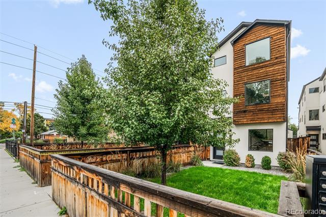 Photo - 1382 Zenobia St