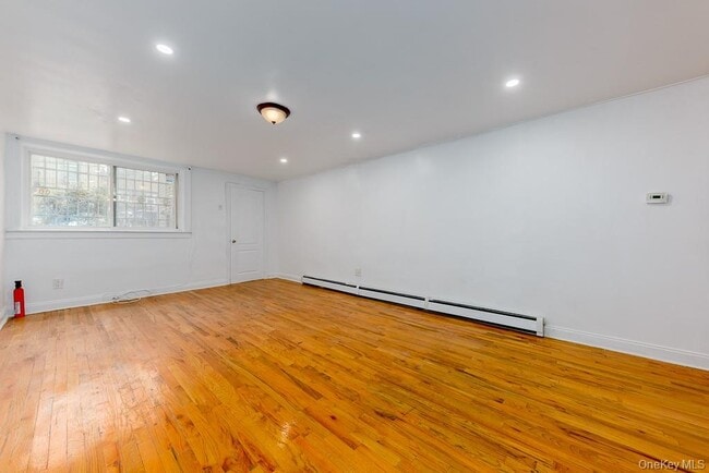 657 E 96th St Unit 1