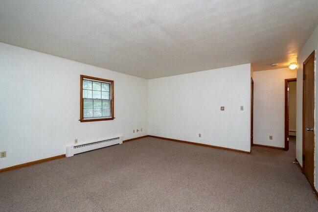 Photo - Random Residential Properties LLC-404 E Foster Unit 40402