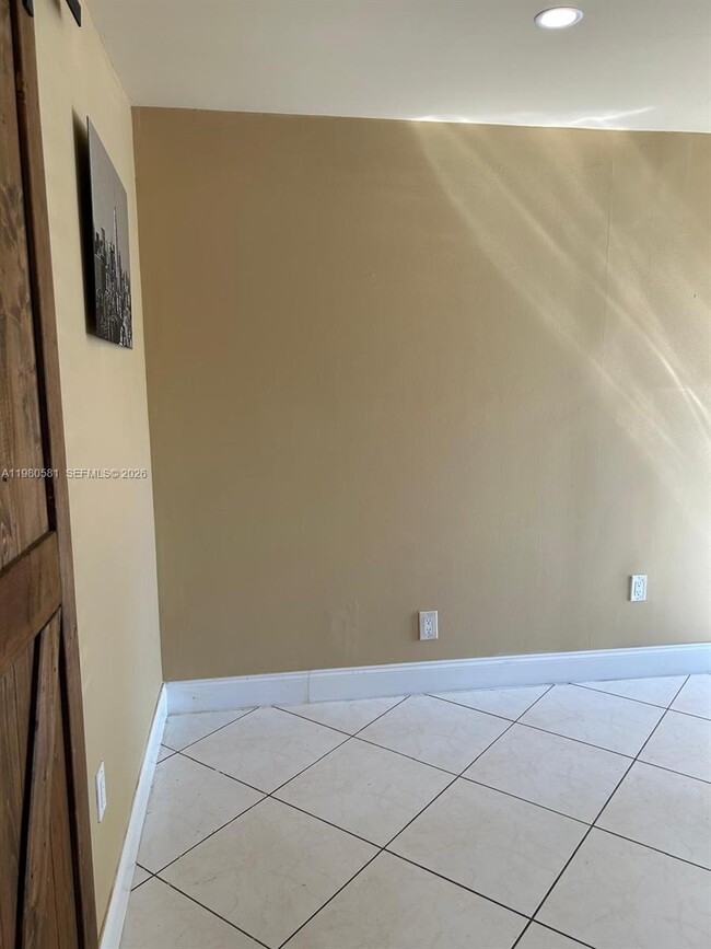 Photo - 1301 N 58th Ave Unit 1