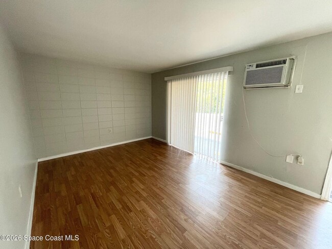 Photo - 1339 W Point Dr Unit A