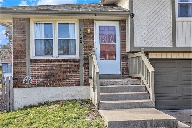 Photo - 3-Bed, 2-Bath huge duplex in Blue Springs!