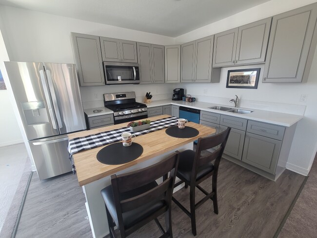 Photo - 1957 Harrison Ave