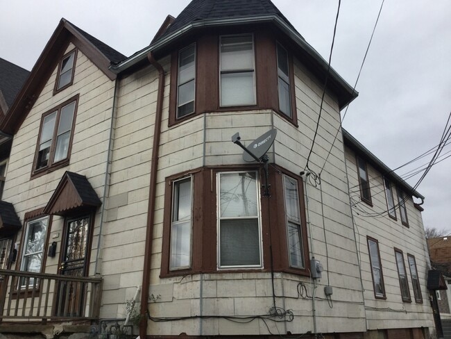 Photo - 1120-22 W Hadley St Unidad Lower Rear