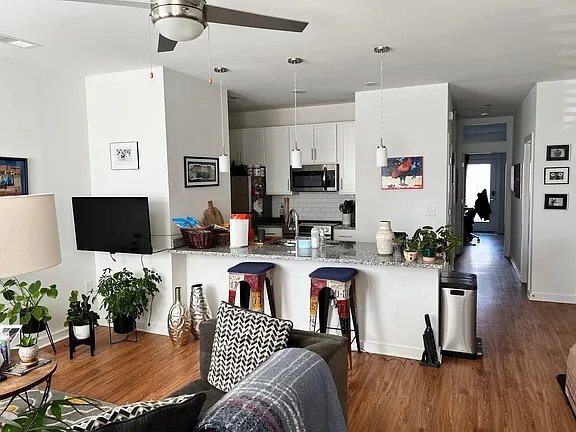 Photo - 107 W 13th St Unidad A