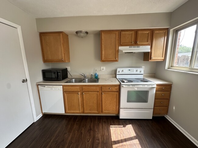 Photo - 4893 Nugent Dr