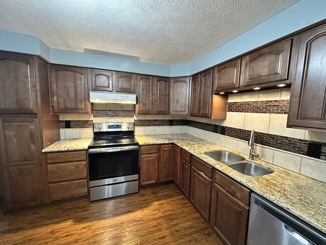 Building Photo - 3102 S Rebecca St