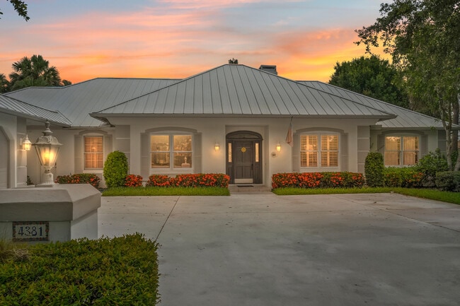 Photo - 4381 SW Parkgate Blvd