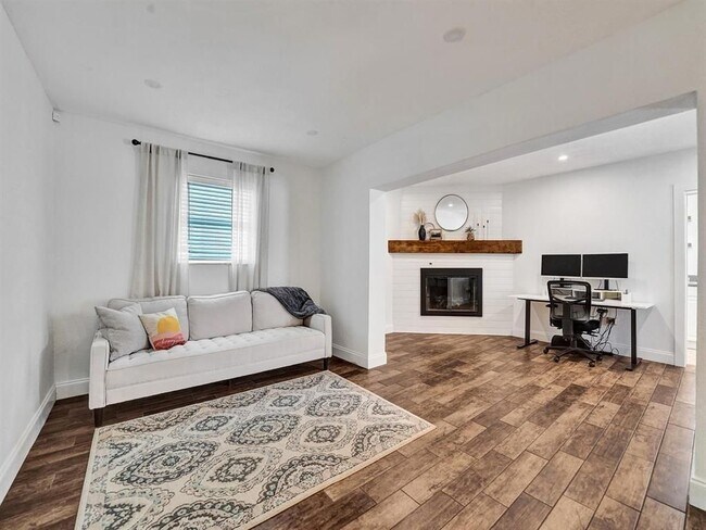 Photo - 4960 SW 89th Ave