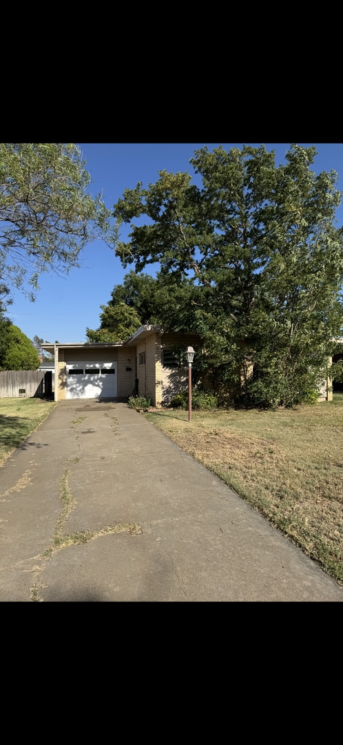 Building Photo - Adorable home in Paramount!!! 3/1/1 CH/A