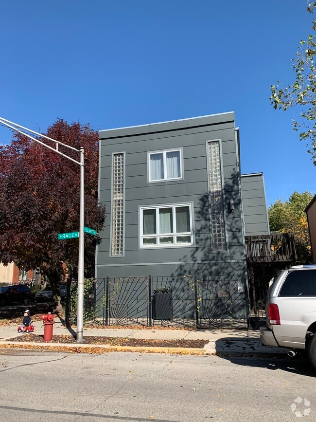 Building Photo - 2158 W Race Ave Unit 2 Rental