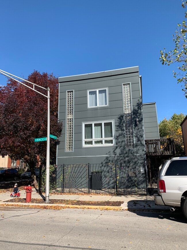 Building Photo - 2158 W Race Ave Unit 2 Rental