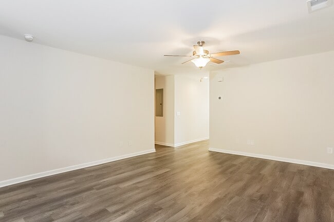 Photo - 2031 Catlet Ct