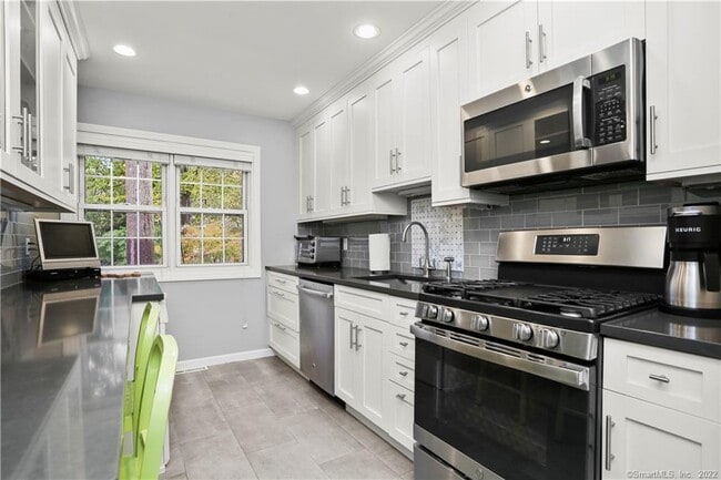 Building Photo - 245 Unquowa Rd Unit APT 129