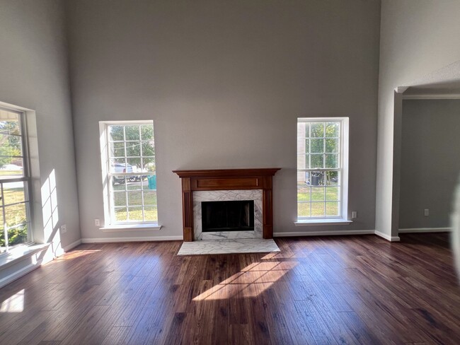 2207 Joann Dr