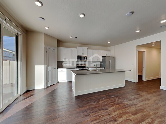 Photo - 4043 Bold Stripe Ave