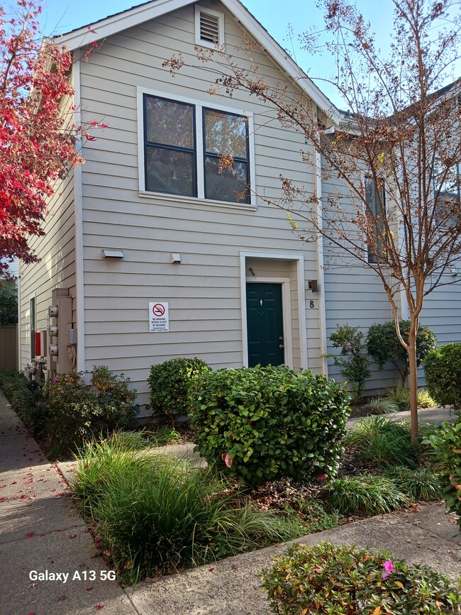 Photo - 2207 N St Townhome