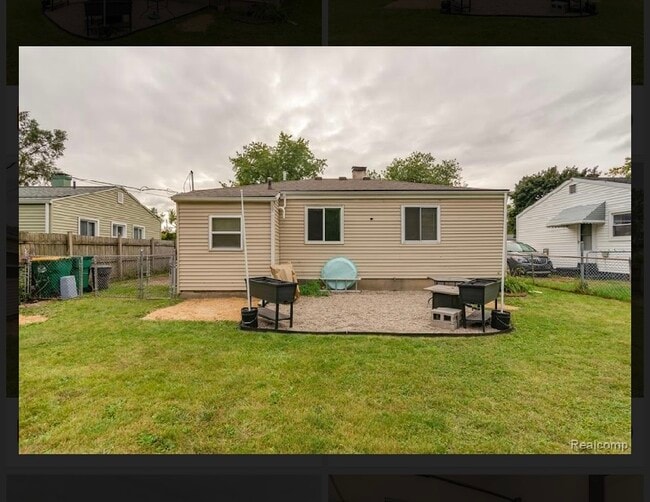 Photo - 291 Dakota St House