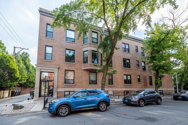 Building Photo - 3611 N Greenview Ave Unit 3 Rental