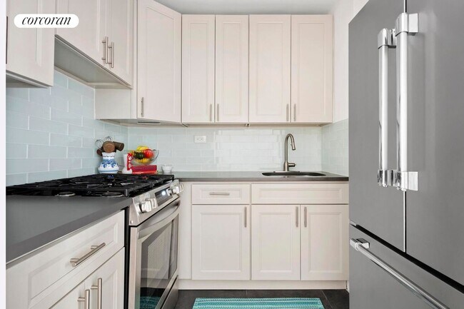 Photo - 165 Christopher St