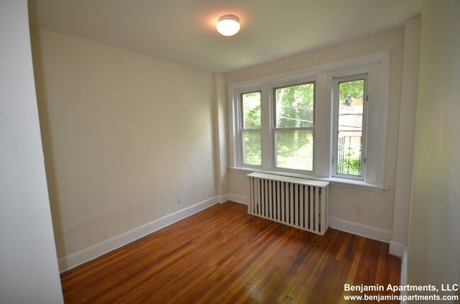 Photo - 33 Lancaster Terrace Unit 204