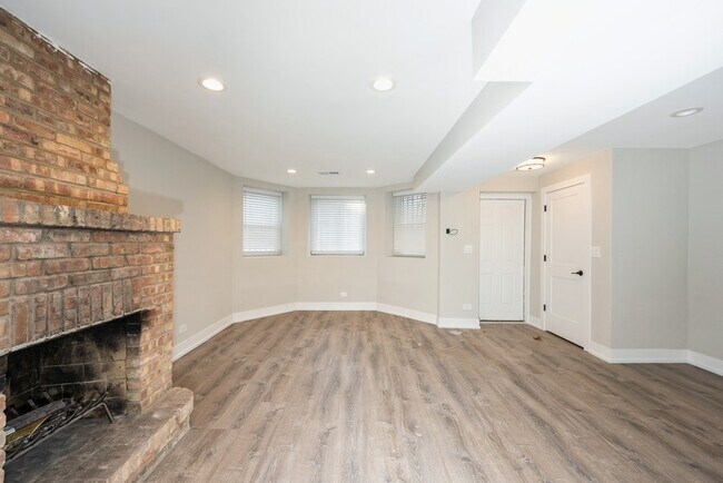 Photo - 1435 N Washtenaw Ave Unit G