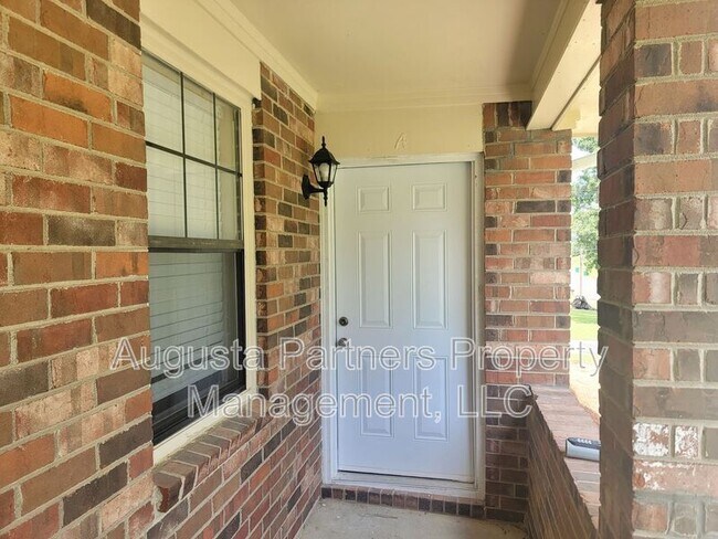 Photo - 134 Stoneybrooks Pl Unit A