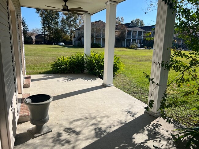 Back Porch - 38035 Post Office Rd Unit 22A